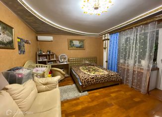 Продам 2-ком. квартиру, 72.8 м2, Щербинка, Индустриальная улица, 10