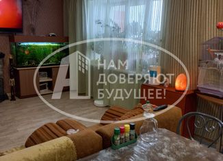Продается 4-ком. квартира, 73.5 м2, Чайковский, Камская улица, 15