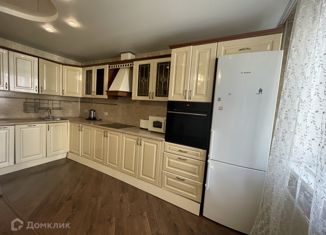 Продажа 3-ком. квартиры, 63.9 м2, Киров, Мостовицкая улица, 3