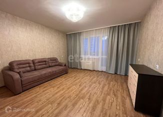 Однокомнатная квартира в аренду, 44 м2, Омск, улица Леонида Маслова, 2, ЖК Регата