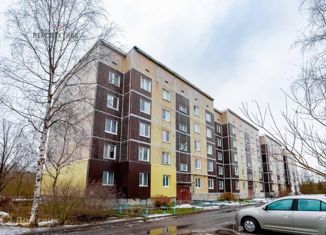 Аренда трехкомнатной квартиры, 71.9 м2, городской посёлок Ульяновка, улица Калинина, 84