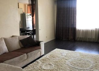 Сдача в аренду четырехкомнатной квартиры, 120 м2, Евпатория, улица Дёмышева, 125