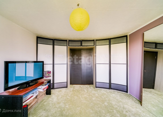 Продаю 3-комнатную квартиру, 63 м2, Москва, улица Демьяна Бедного, 17к3, метро Народное Ополчение