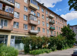 Продажа трехкомнатной квартиры, 55 м2, посёлок Стрельна, Санкт-Петербургское шоссе, 96