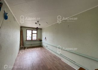 Продаю 3-ком. квартиру, 58 м2, село Карповка, Советская улица, 2