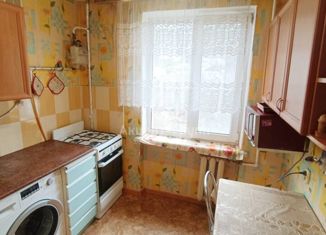 Продаю 3-ком. квартиру, 62 м2, Инкерман, улица Менжинского, 18