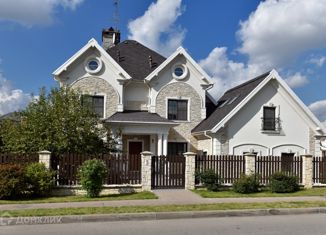 Сдам дом, 600 м2, деревня Веледниково, Радужная улица, 7