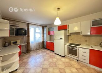 Аренда 3-ком. квартиры, 80 м2, Краснодар, улица Думенко, 33, Западный округ