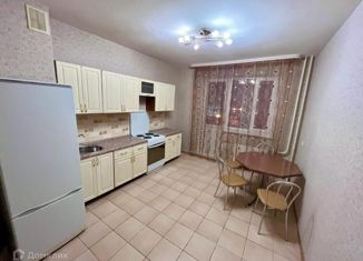 Продам 3-комнатную квартиру, 98 м2, Белгородская область, микрорайон Степной, 18