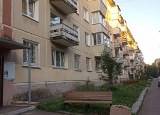 Продам 2-ком. квартиру, 45 м2, Красноярский край, улица Королёва, 12