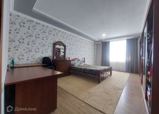 Продаю четырехкомнатную квартиру, 144.2 м2, Нальчик, улица Сергея Лазо, 2, район Стрелка