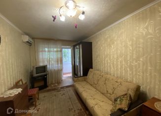 Продаю 1-ком. квартиру, 32 м2, Ростов-на-Дону, улица 45-я Линия, 11