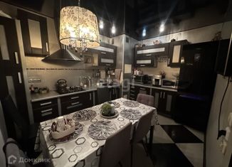 3-ком. квартира на продажу, 65 м2, Боровичи, Сушанская улица, 1Б