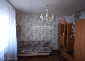 Продаю 2-ком. квартиру, 53 м2, Невьянск, улица Ленина, 18