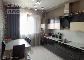 Продам 3-ком. квартиру, 88 м2, Ставрополь, проспект Кулакова, 71, микрорайон № 18