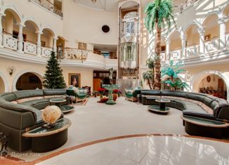 Продаю дом, 1352 м2, деревня Жуковка, коттеджный посёлок Жуковка-3, 53А