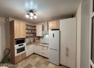 Продается 2-ком. квартира, 65 м2, Калининград, Кипарисовая улица, 4