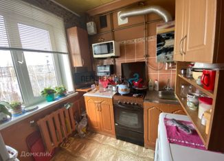 Продам 3-ком. квартиру, 48 м2, Сухиничи, улица Революции, 6