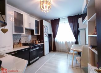 Продается двухкомнатная квартира, 61.9 м2, поселок Романовка, Верхняя улица, 14к3