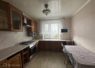 Продается 2-ком. квартира, 52.3 м2, Калужская область, улица Суворова, 31