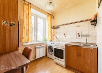 Продается 2-комнатная квартира, 45 м2, Москва, Вятская улица, 1