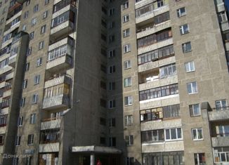 Продам 3-комнатную квартиру, 65 м2, Екатеринбург, метро Проспект Космонавтов, улица Ильича, 43