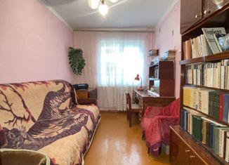 Продаю трехкомнатную квартиру, 54.3 м2, Нальчик, улица Мусукаева, 24, район Молодёжный