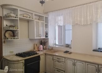 Продаю 4-комнатную квартиру, 115 м2, Северная Осетия, улица Маяковского, 22