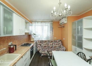 Продам четырехкомнатную квартиру, 74.1 м2, Ульяновск, улица Аблукова, 75А