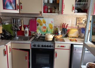 Трехкомнатная квартира на продажу, 56 м2, Москва, улица Архитектора Власова, 13к2, метро Профсоюзная