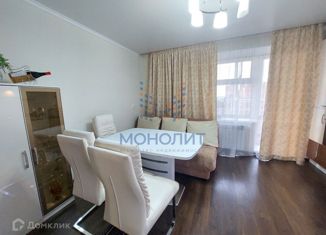 Продам 2-ком. квартиру, 63 м2, Чебоксары, улица Композитора А.М. Токарева, 18