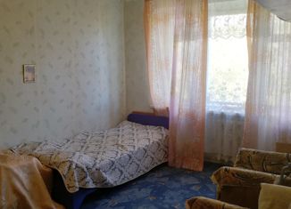 Продается 2-комнатная квартира, 47 м2, поселок городского типа Мирный, проспект Мира, 4