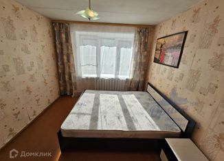 Продам 4-ком. квартиру, 63 м2, Бор, улица Победы, 10