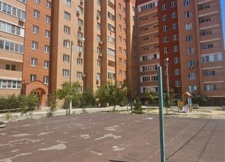 Продаю 4-комнатную квартиру, 92 м2, Астрахань, Жилая улица, 16, Ленинский район