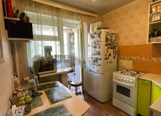 Продаю 2-комнатную квартиру, 38 м2, Астрахань, улица Химиков, 2