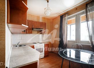 Продаю 2-ком. квартиру, 55.6 м2, Москва, улица Брусилова, 17, улица Брусилова