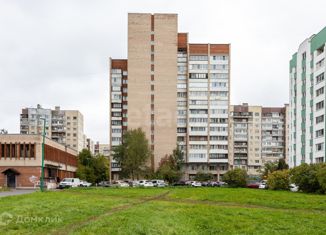 Продам 3-комнатную квартиру, 73.1 м2, Санкт-Петербург, Фрунзенский район, Бухарестская улица, 152к1