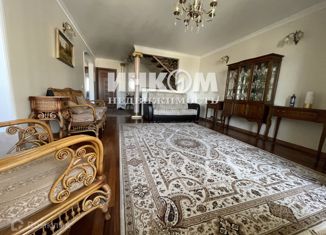 Трехкомнатная квартира на продажу, 98.8 м2, Москва, улица Академика Анохина, 54, метро Тропарёво