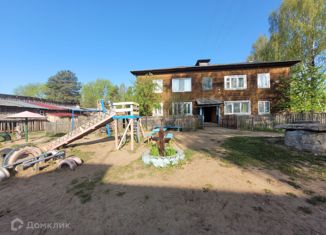 Продается двухкомнатная квартира, 40 м2, поселок Сидоровка, улица Космонавтов, 1