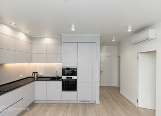 Двухкомнатная квартира на продажу, 69.9 м2, Челябинск, проспект Героя России Е.Н. Родионова, 19, ЖК Ньютон