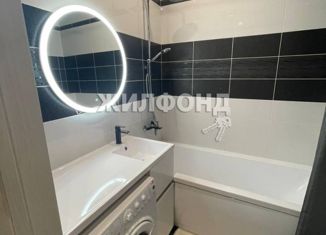 Продается 1-ком. квартира, 42.2 м2, Новосибирск, улица Бориса Богаткова, 192А, метро Золотая Нива