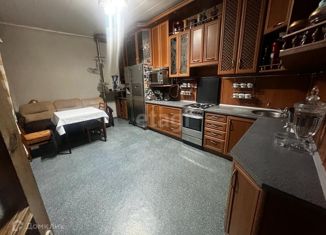 Продаю 5-ком. квартиру, 105 м2, Симферополь, Училищная улица, 6, Центральный район