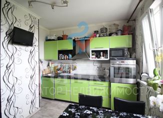 Продажа 3-комнатной квартиры, 74.7 м2, Москва, метро Лесопарковая, Старобитцевская улица, 19к1