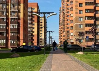 Продаю 1-комнатную квартиру, 31.6 м2, деревня Батино, улица Сергея Есенина, 9