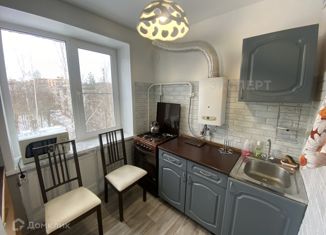 Сдаю 2-ком. квартиру, 46 м2, Новгородская область, улица Державина, 8к2
