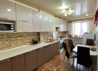 4-комнатная квартира на продажу, 75.5 м2, село Субханкулово, улица Черняева, 2