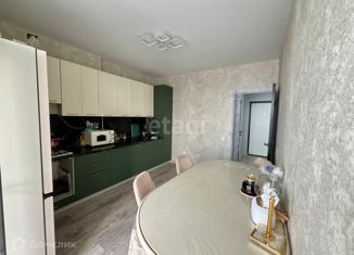 Продается 2-комнатная квартира, 61 м2, Батайск, Комсомольская улица, 135к2
