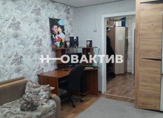 Продаю трехкомнатную квартиру, 51.8 м2, Новосибирская область, Коммунистическая улица, 6