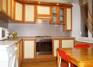 Сдам двухкомнатную квартиру, 42 м2, Москва, Гвардейская улица, 3к1, Гвардейская улица