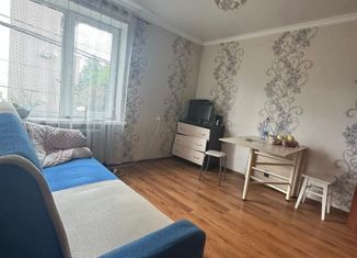 Продаю 3-ком. квартиру, 48 м2, Владикавказ, улица Генерала Дзусова, 5